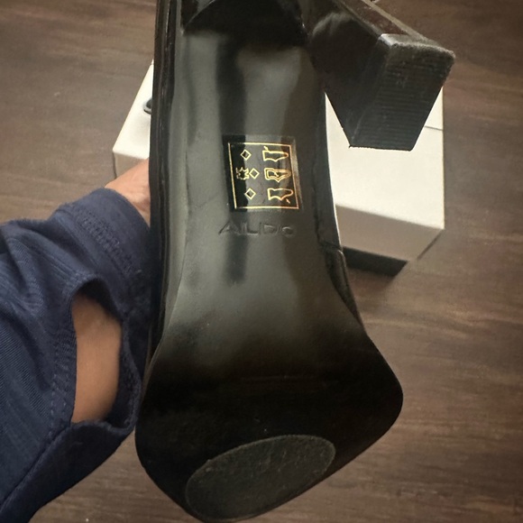 Aldo Glossy Black Heels - Picture 5 of 6